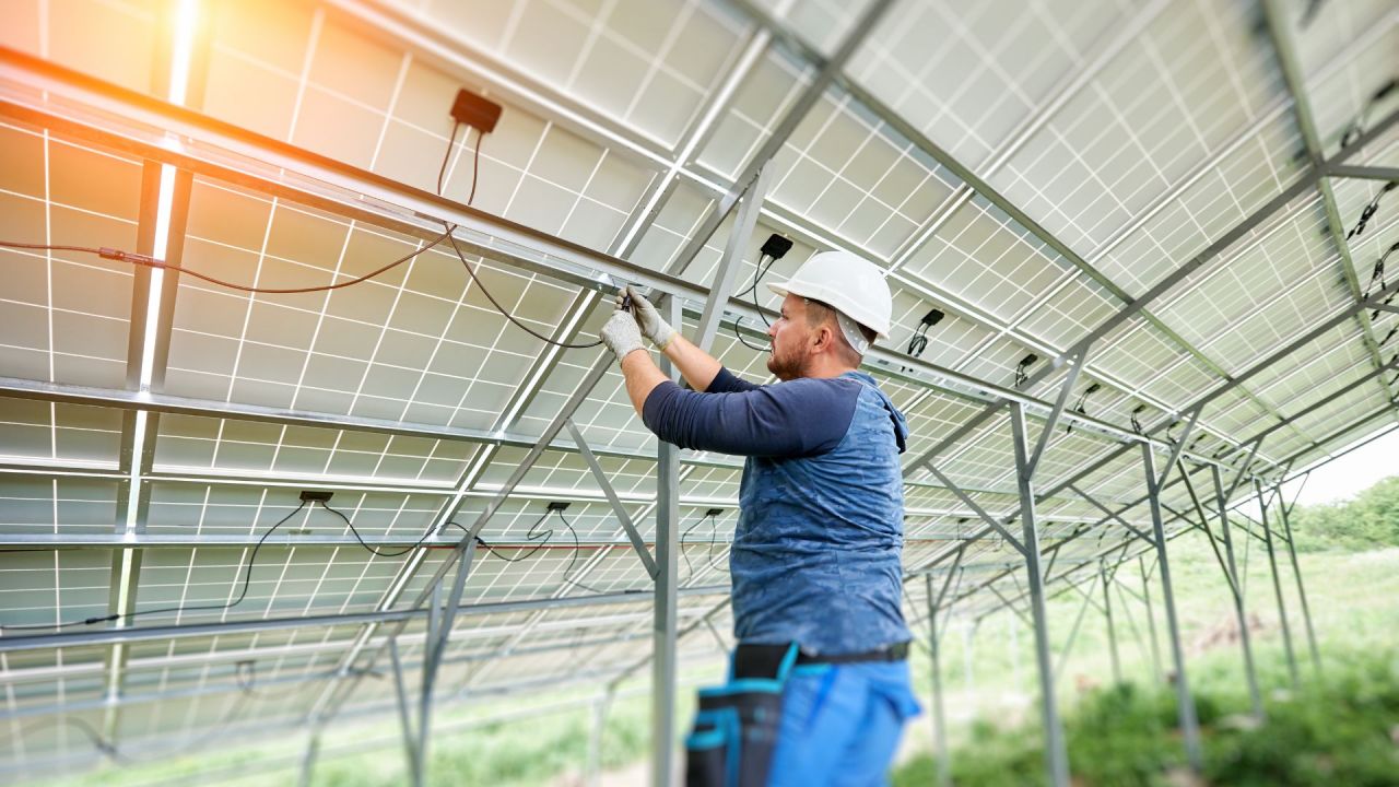 SISTEME DE MONTAJ PANOURI FOTOVOLTAICE OTEL/ALUMINIU, CARPORTURI